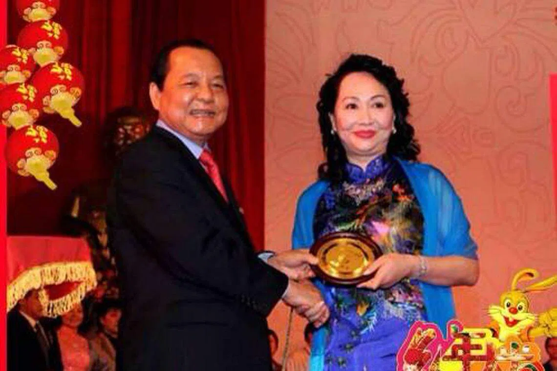 有传闻称张美兰收养了黎清海儿子的情妇，从而搭上了黎家这条线。（互联网）