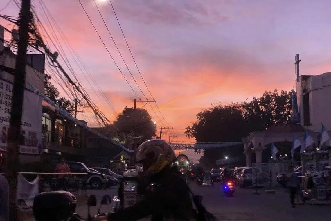 克拉克的晚霞至今仍让我印象深刻。（陈芷馨摄）