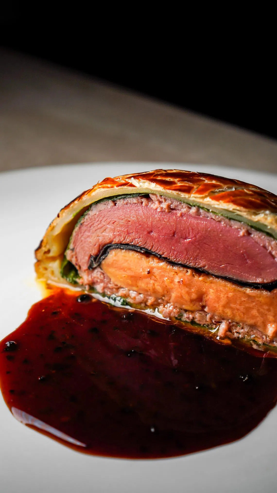 Chaleur餐馆主打法式日料，主厨川野将光的拿手菜之一是鸽子肉派。（餐馆提供）