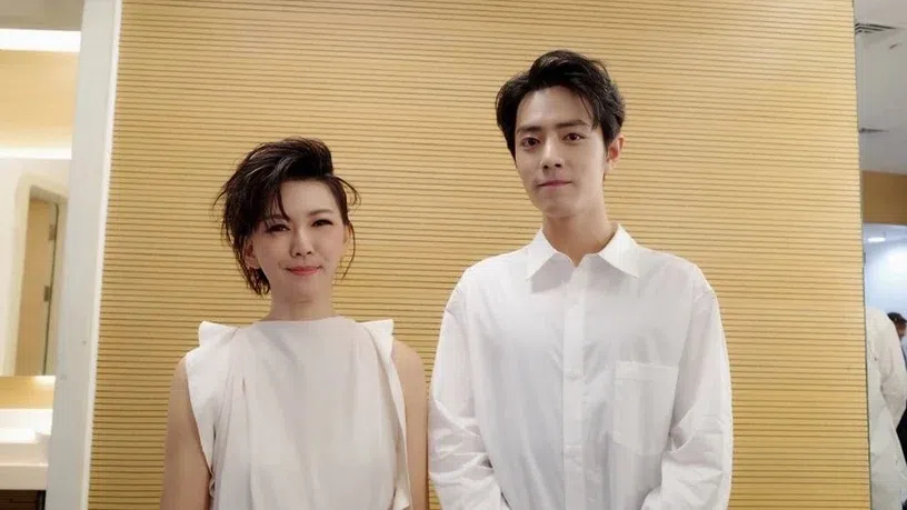 肖战（右）是孙燕姿的铁粉。（互联网）