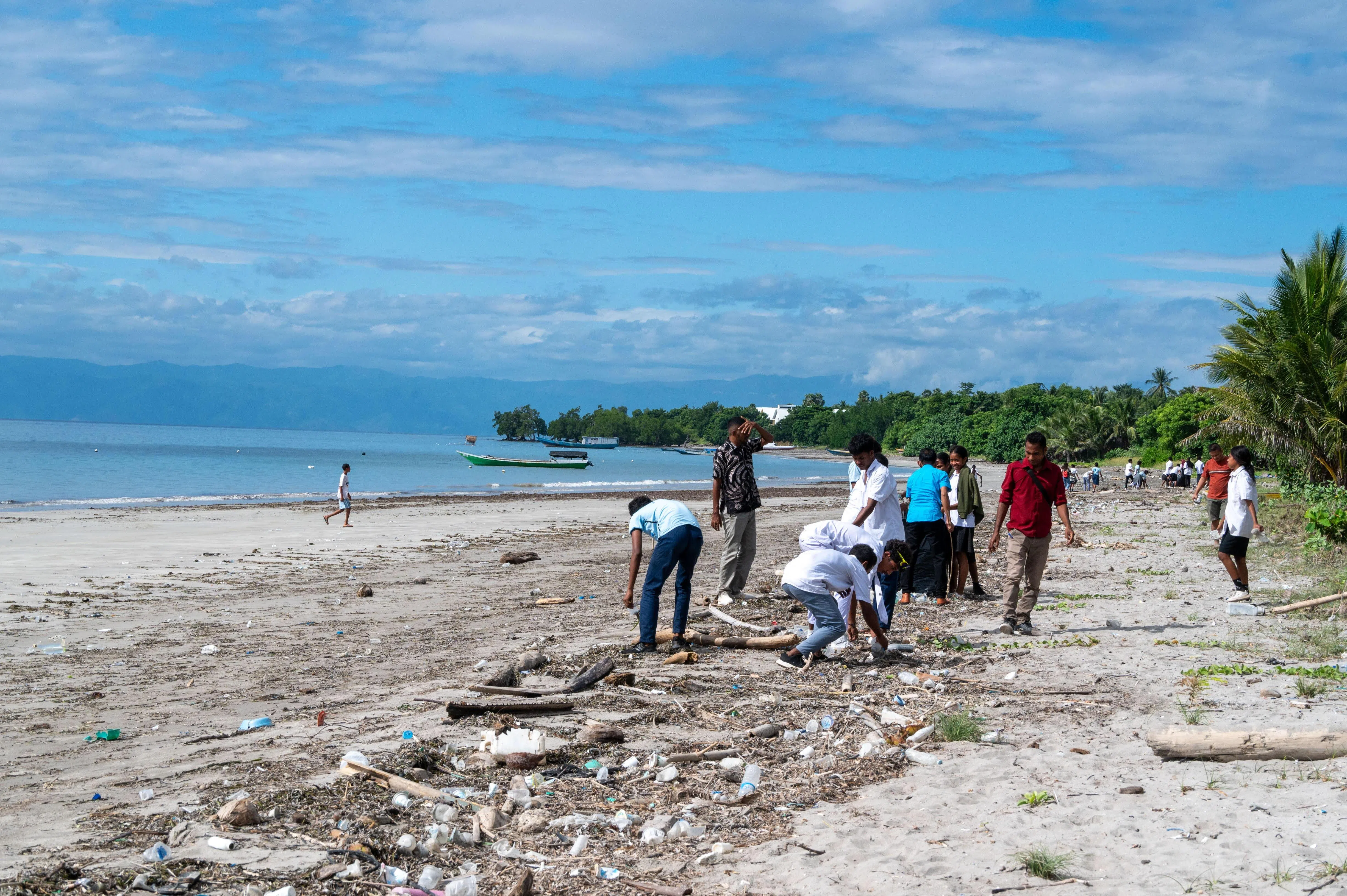 东帝汶阿陶罗岛（Atauro Island）上堆满垃圾。（受访者提供）