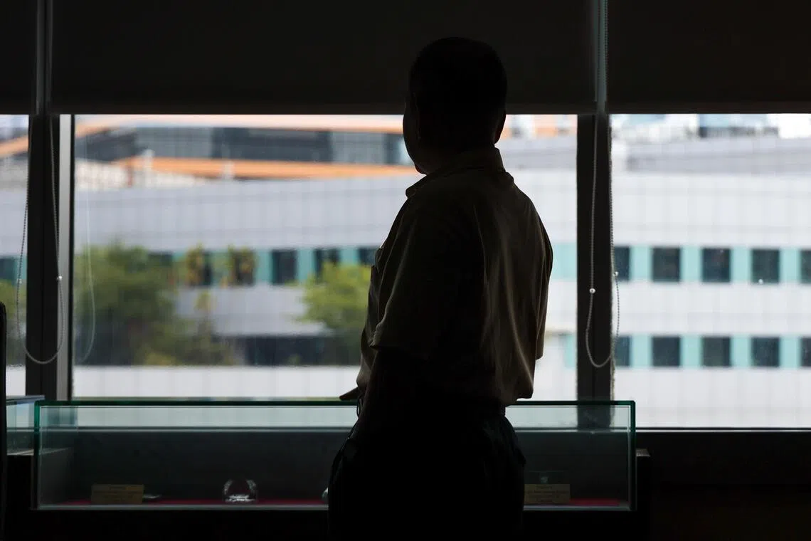 查理和女子的结识，始于一通“打错的电话”。（张俊杰摄）