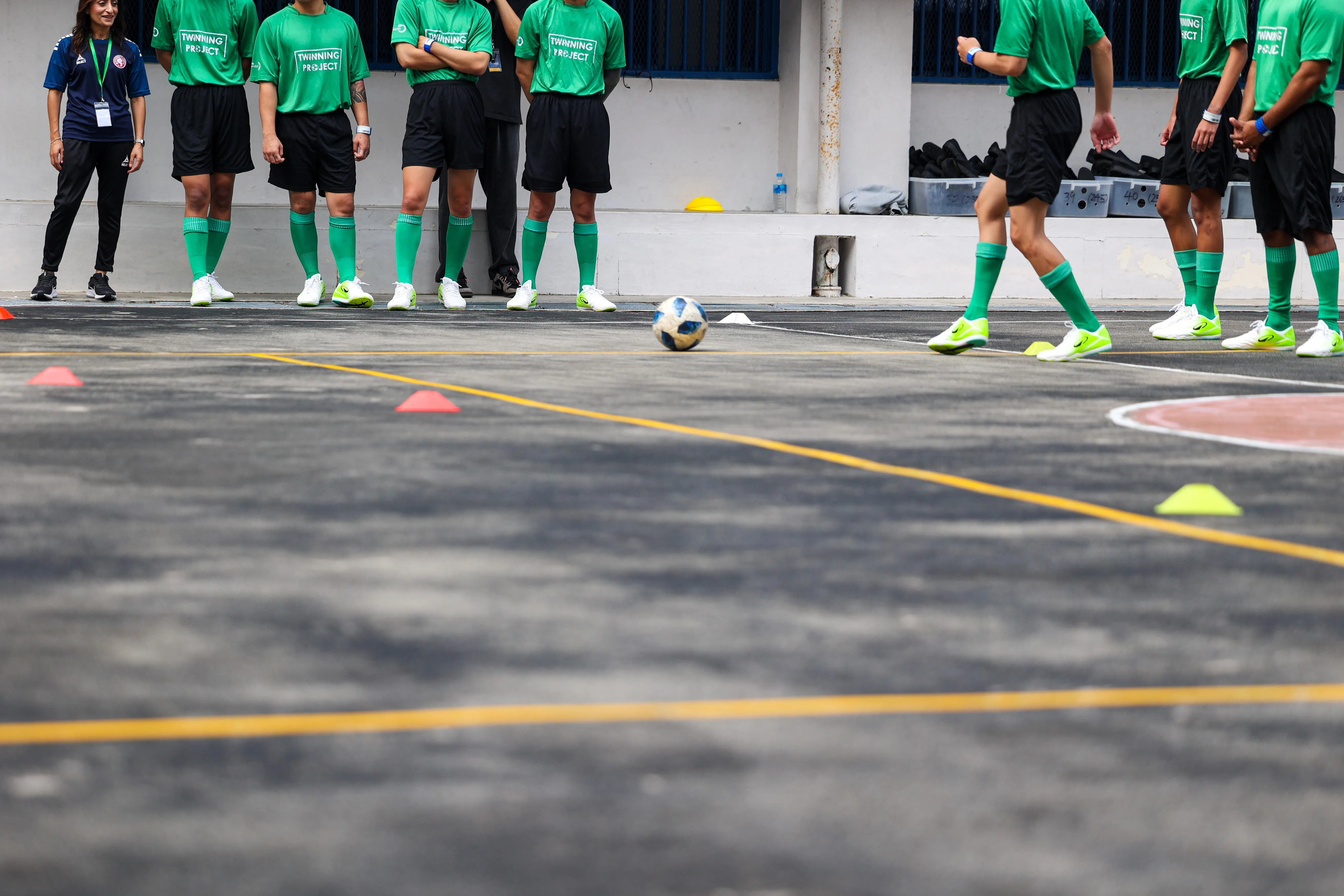 为期六个星期的足球执教课程在2026年1月开始，由幼狮队教练负责给参与囚犯上课。（林明顺摄）