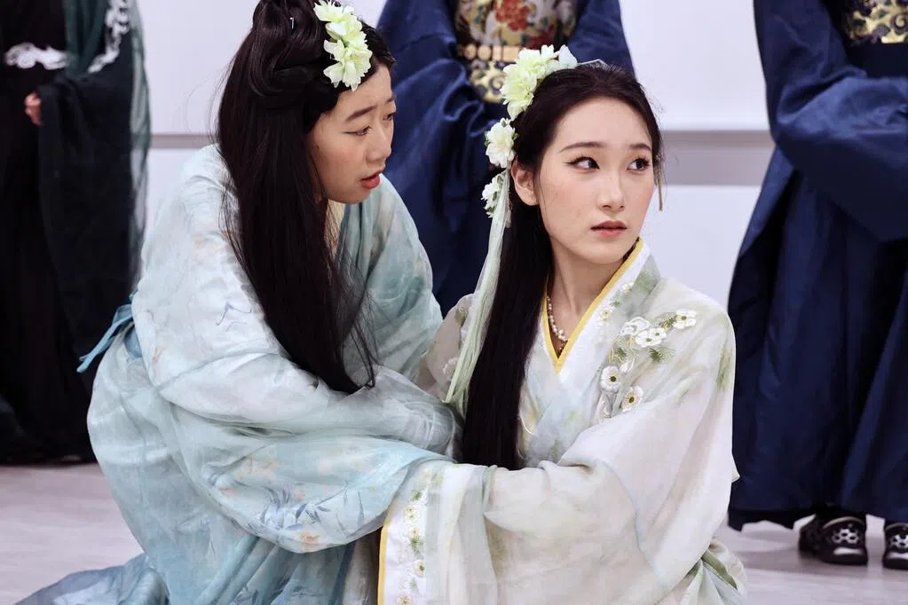 国大九十度话剧社原创大戏《灵河》特设性别转换场　看信仰与权力纠缠中的女性觉醒