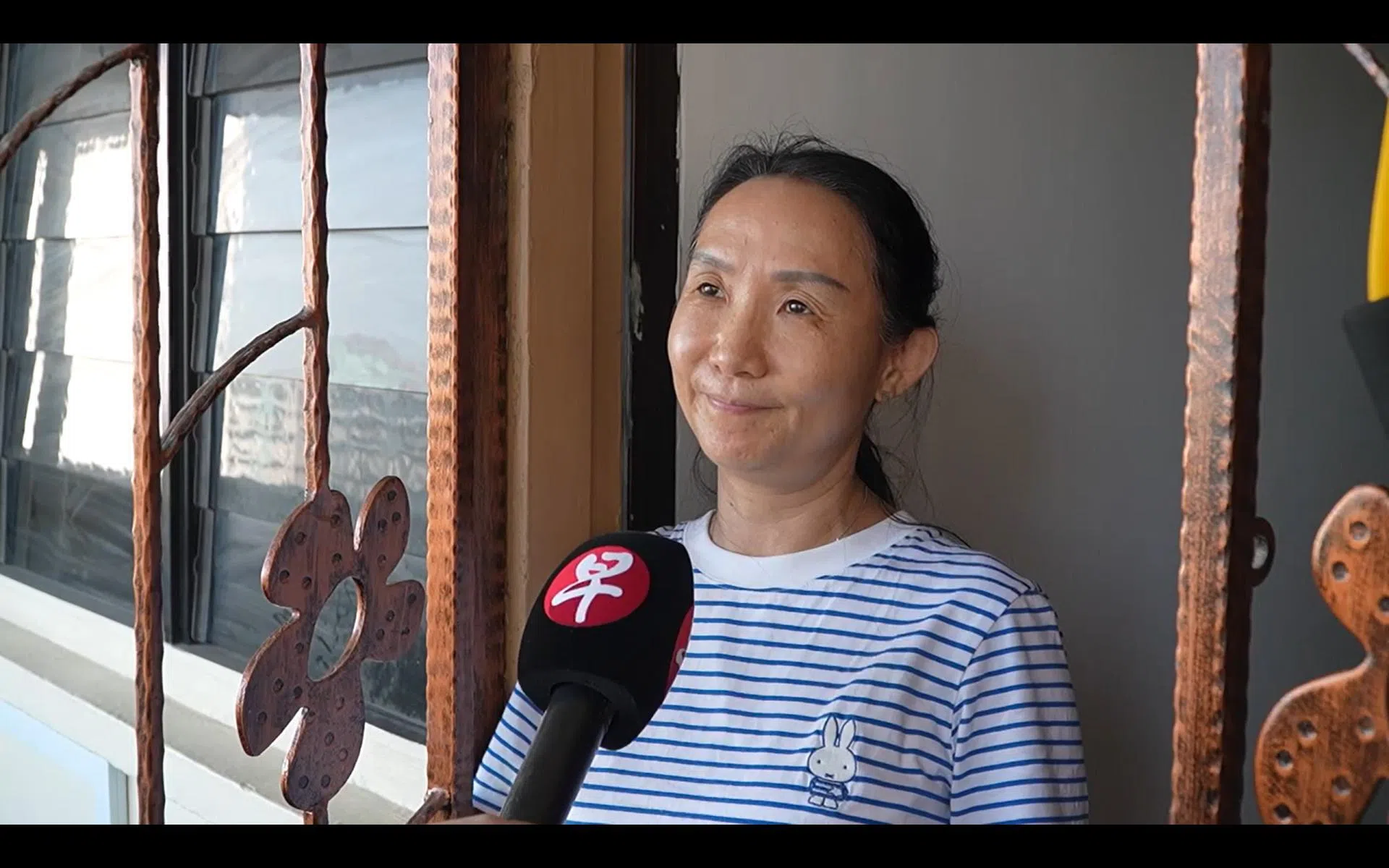 大巴窑居民肖容（54岁）认为组屋和周边设施老旧，她向往有机会搬去新组屋，有更好的居住环境。（视频截图）