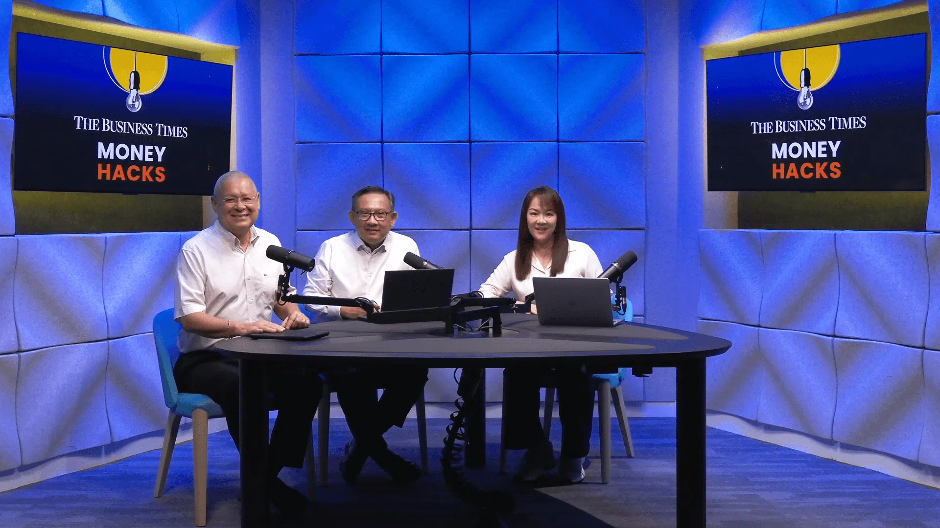 （左起）The Smart Investor联合创始人郭大昌、《商业时报》资深高级记者本•保罗与《商业时报》播客主持人Howie Lim，在播客节目上以股票融资为主轴分享相关投资经验。（新报业媒体）