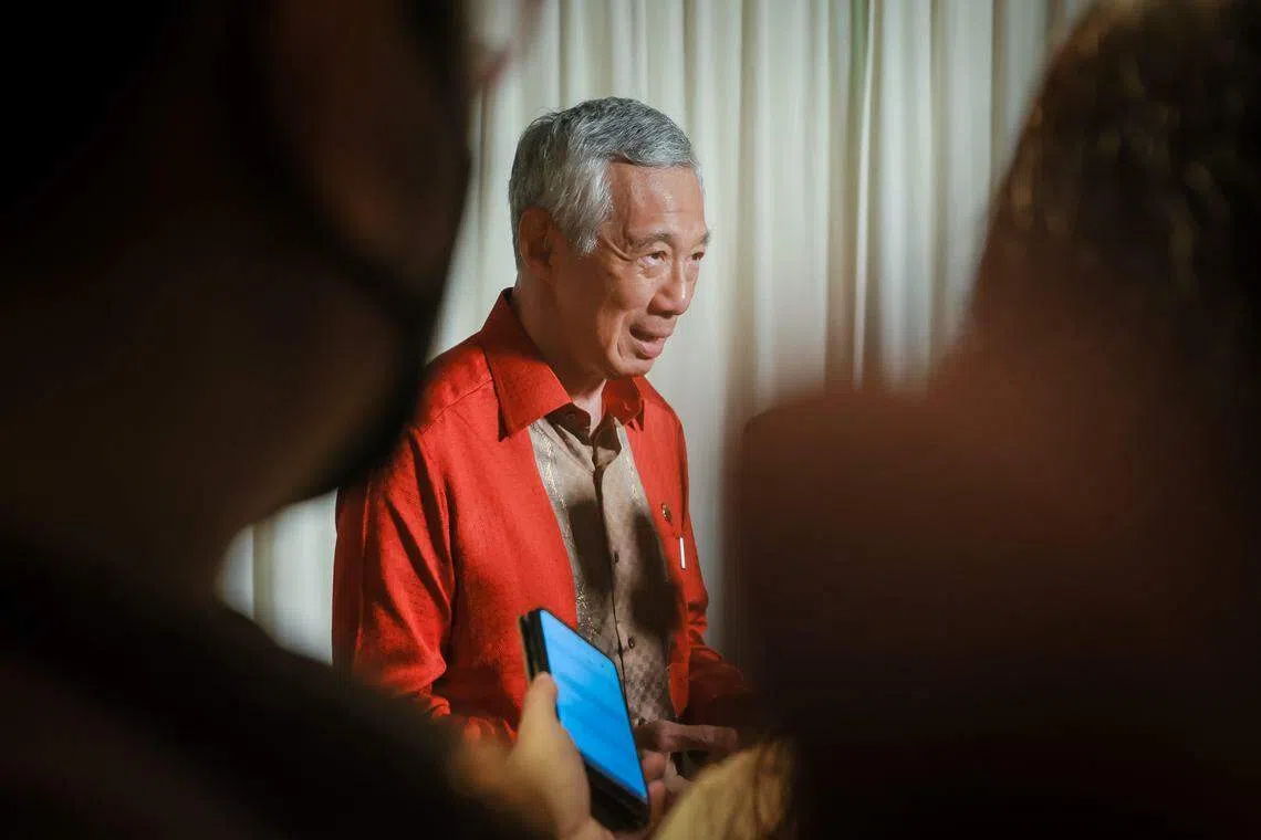 李显龙总理总结行程时接受新加坡媒体访问。（海峡时报）