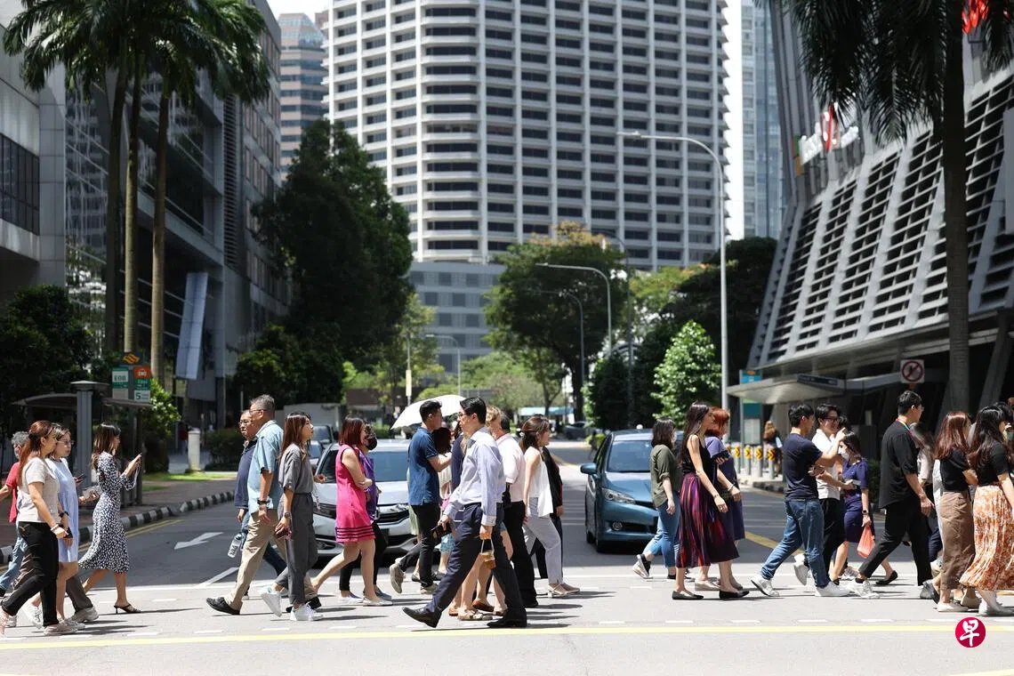 社论：风暴中站稳脚跟激流里团结奋进| 联合早报