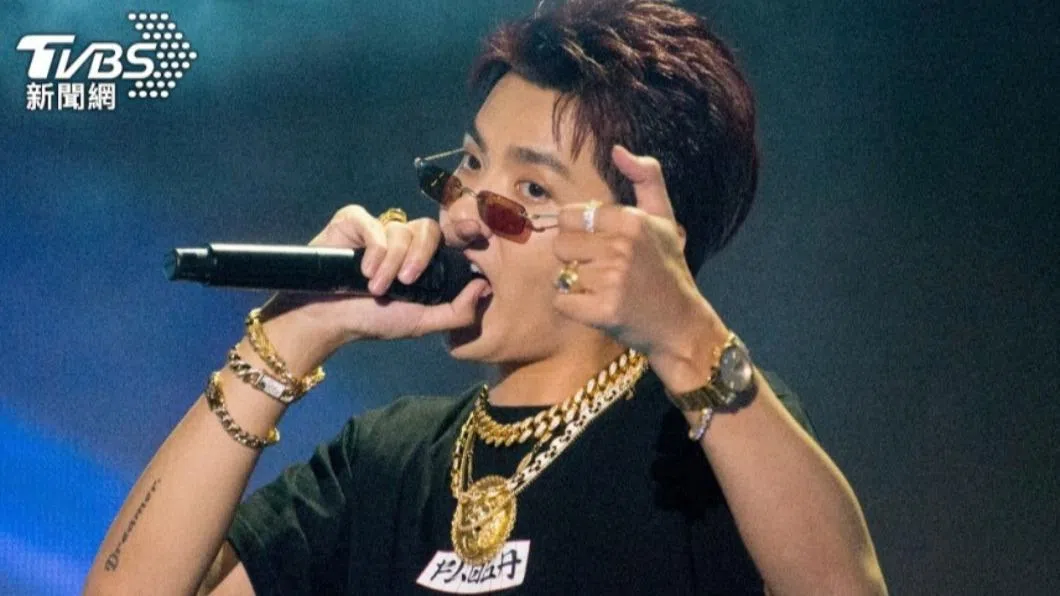 警察称吴亦凡在狱中表现优良，仍持续歌曲创作。（互联网）