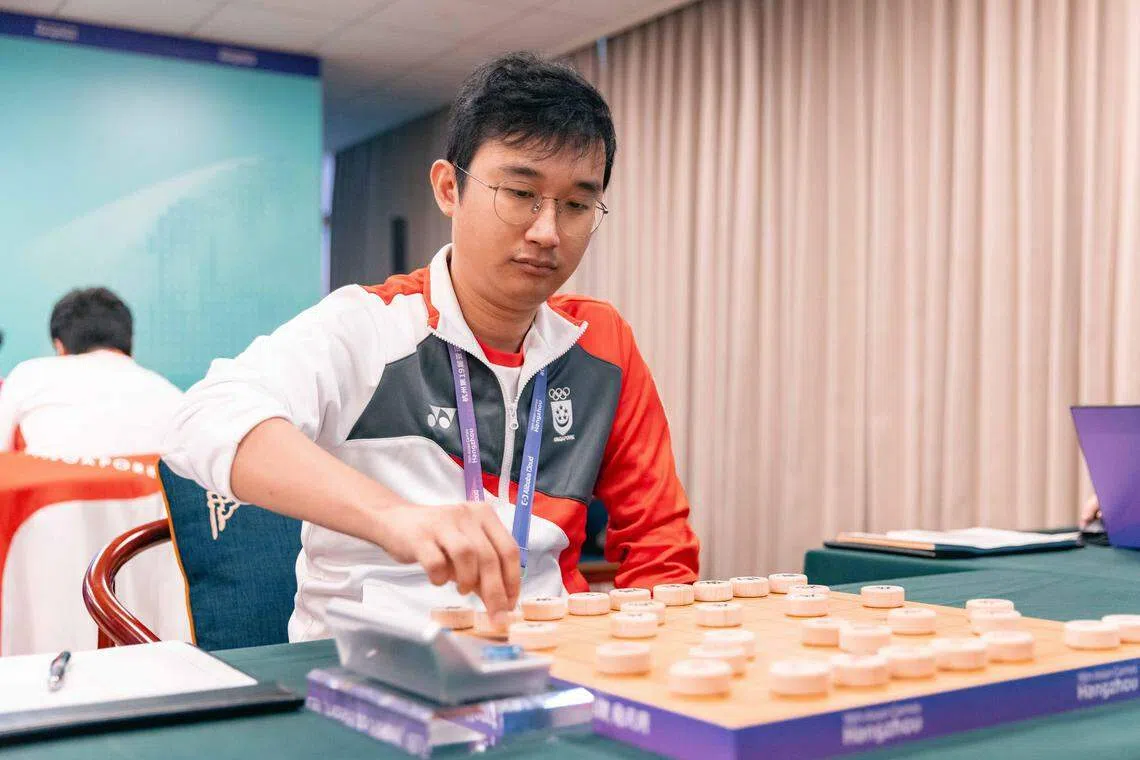 我国棋手刘亿豪在第六轮以1比1战平台湾的刘国华。（全国奥理会提供）