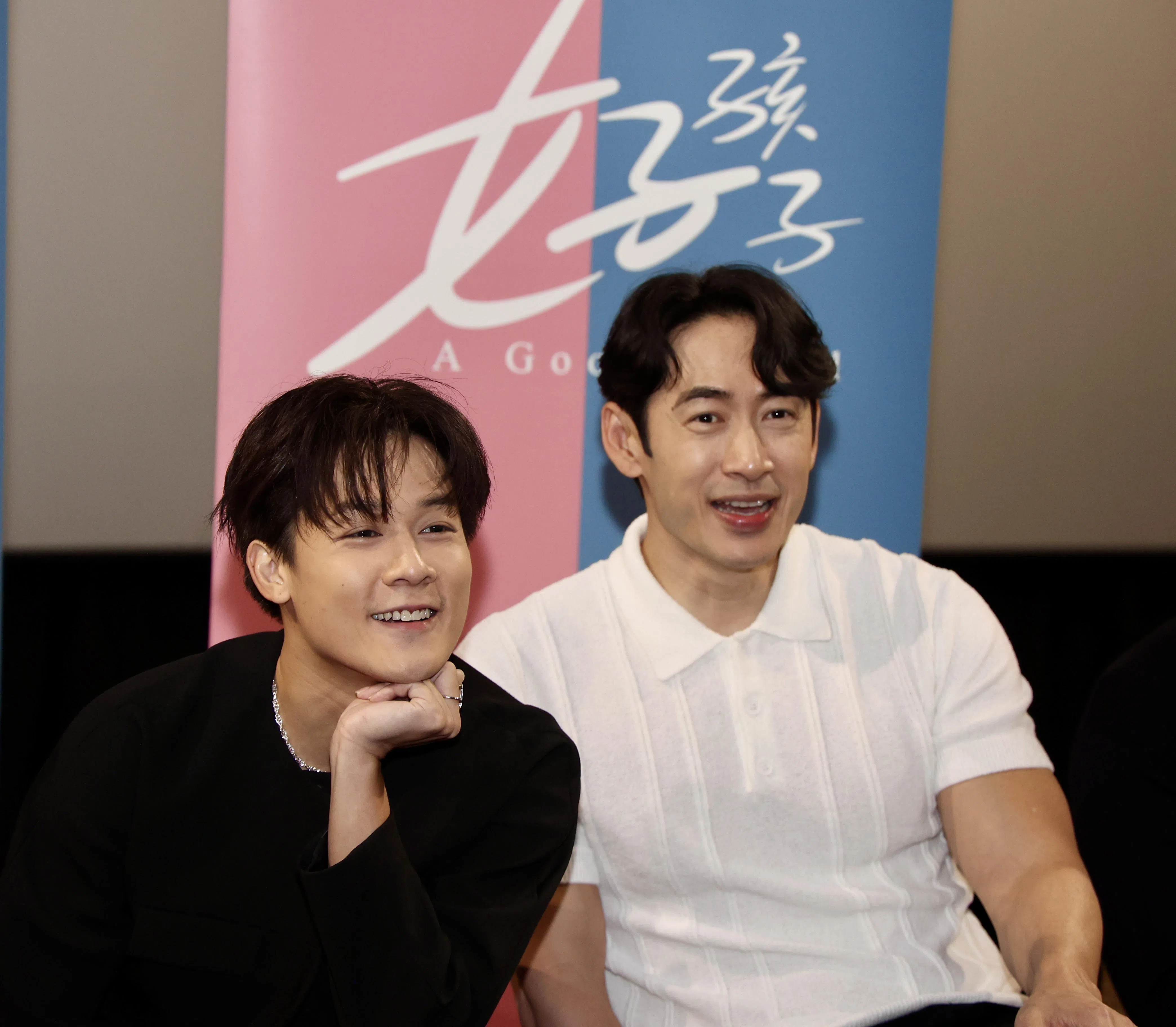 许瑞奇（左）和台湾演员路斯明（右）在《好孩子》中共谱断背情。（邝启聪摄）