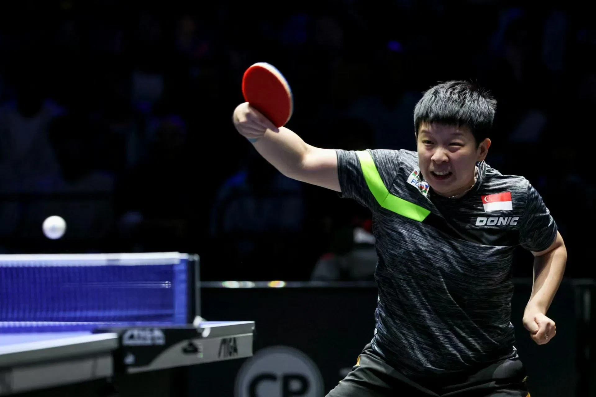 我国女将曾尖6比11、12比14、11比5、6比11不敌日本好手伊藤美诚。（WTT组委会提供）