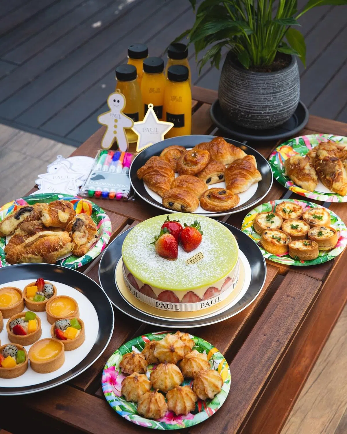 Paul Bakery的儿童节套餐，有18个迷你维也那甜酥面包及其他糕点。（品牌提供）