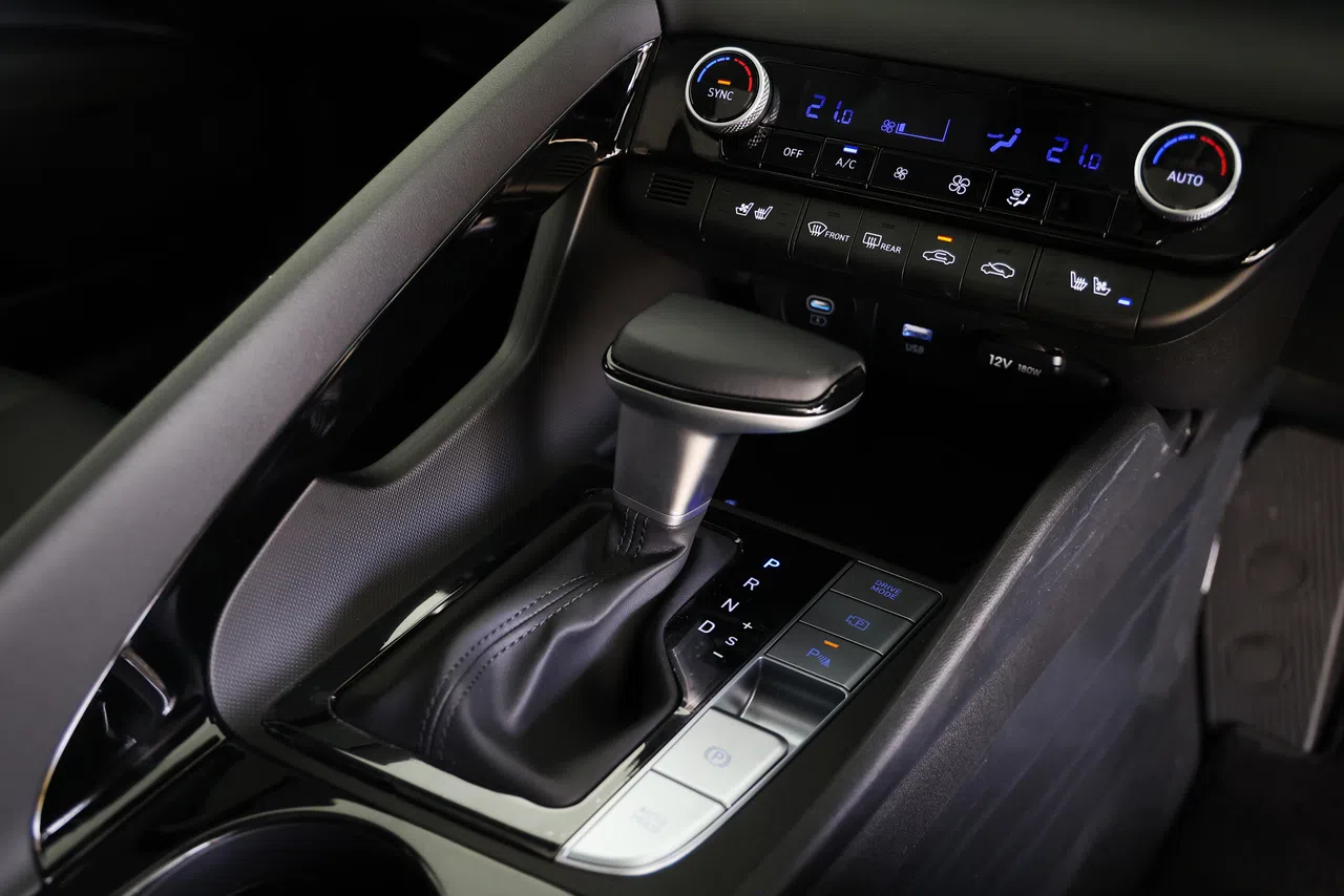 车子采用6速DCT变速器，驾驶者可进入手动模式，自由切换挡位。（林明顺摄）