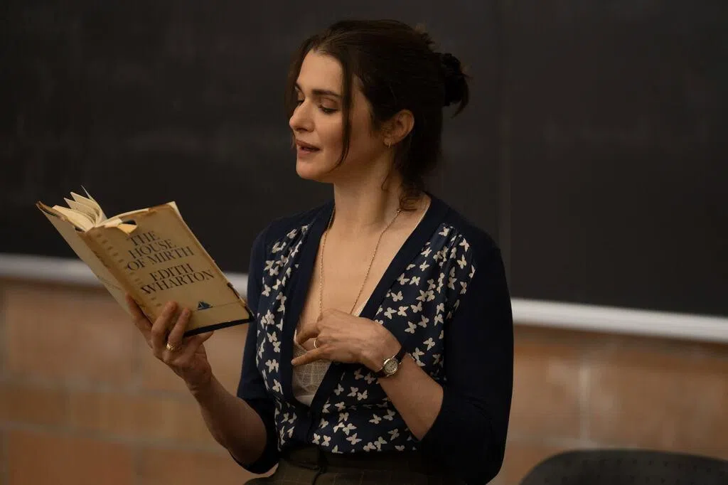 女教授恋上年下男 情欲中暴露中年危机