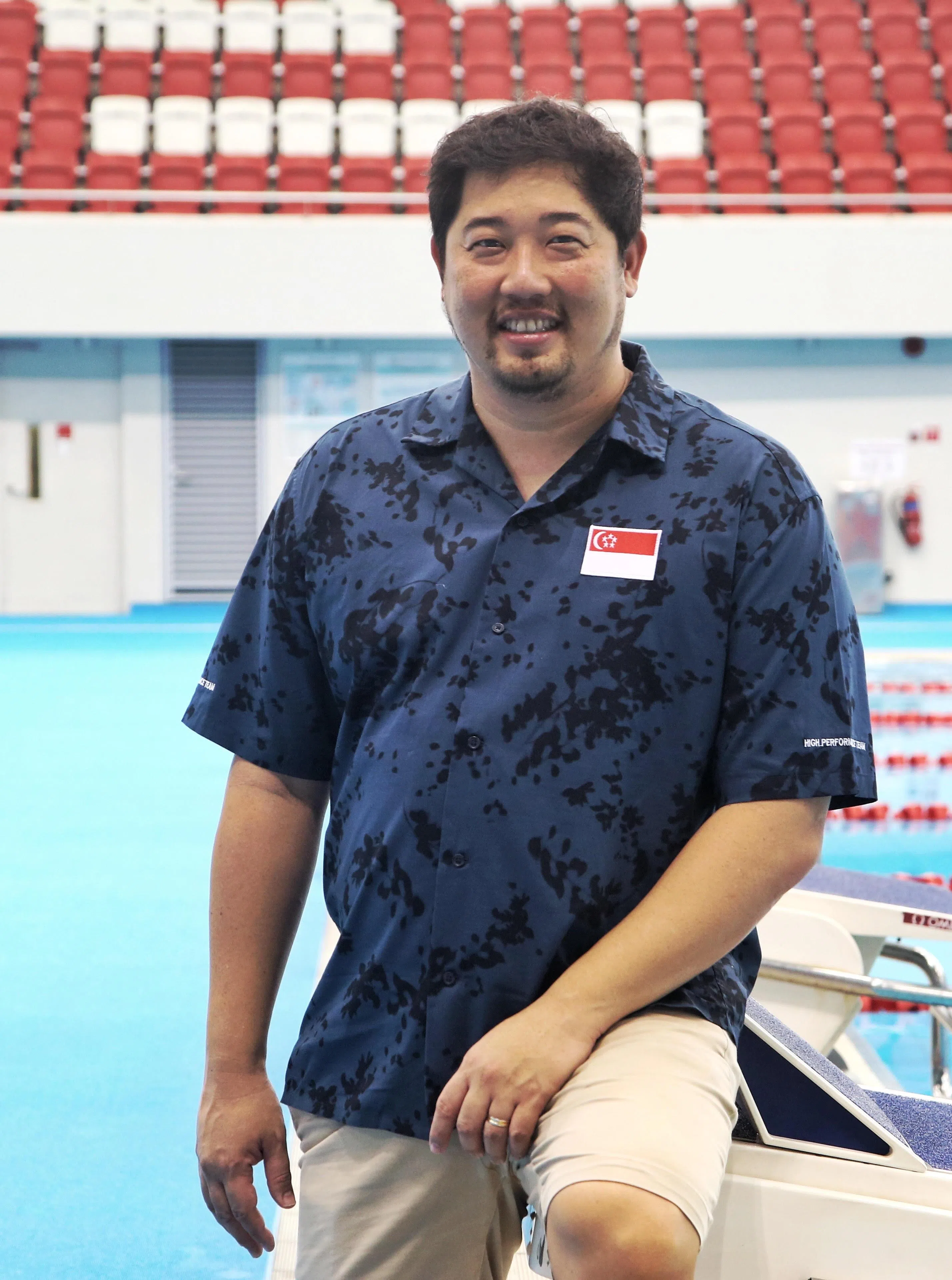 新加坡泳队总教练陈利裕难忘多年前受到李湧泉的恩惠，帮助他成为国家泳将。（档案照片）