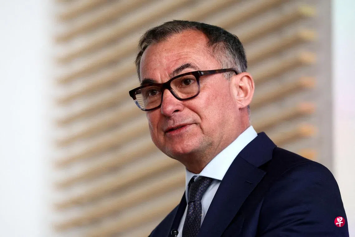 德国央行行长纳格尔在上星期六（1月24日）刊发的德国媒体访问中说，欧洲要划定中国不可逾越的红线。图为纳格尔去年3月在柏林洪堡大学发表演说时，谈及如何推动德国经济增长。 （路透社档案照）