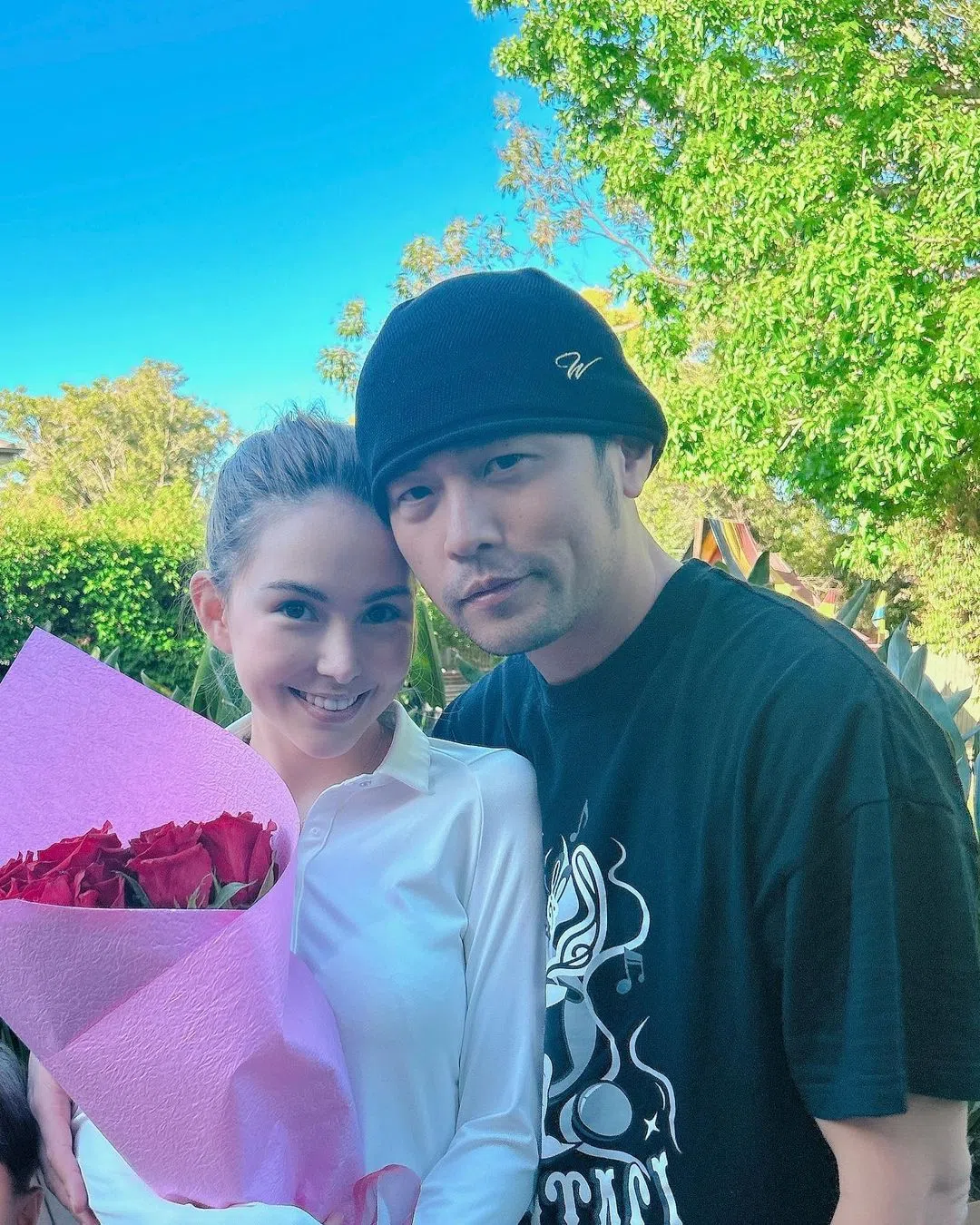 周杰伦在社媒贴出与昆凌的合照晒恩爱。（周杰伦IG）