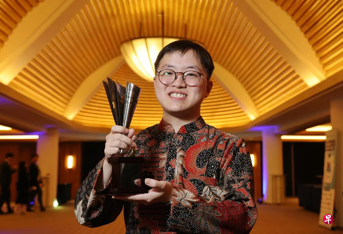 数据结合叙事让财经易懂本报李涛获颁证投会最具潜力记者奖| 联合早报