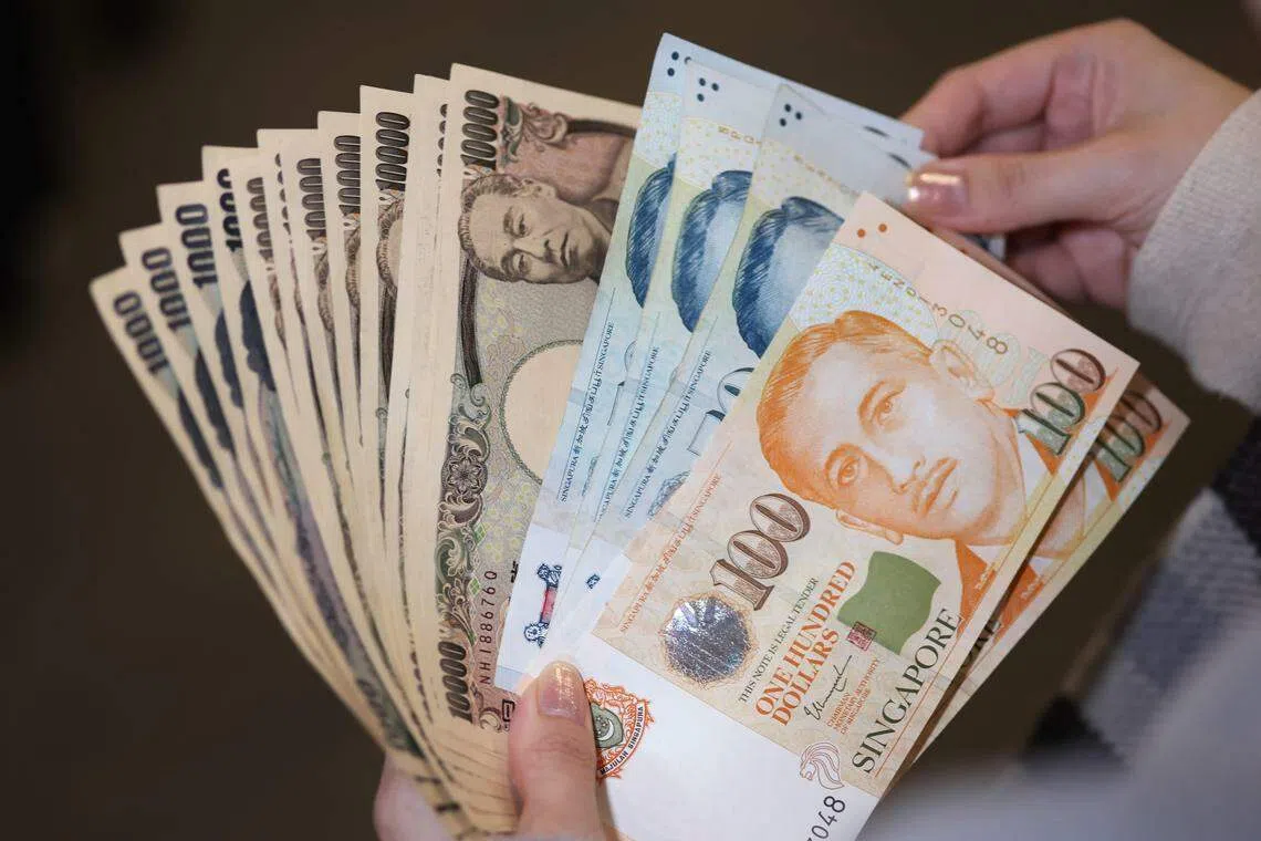 新元兑日元冲上115.1588 市场预测日政府极可能干预| 联合早报