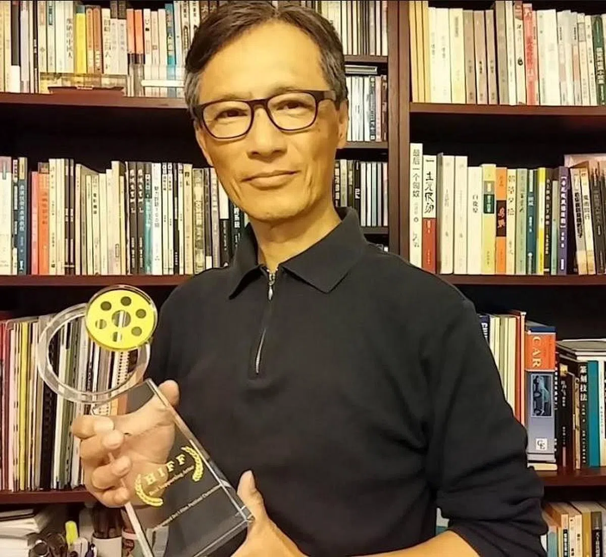 余家伦曾荣获美国好莱坞国际电影节最佳男配角奖。（受访者提供）