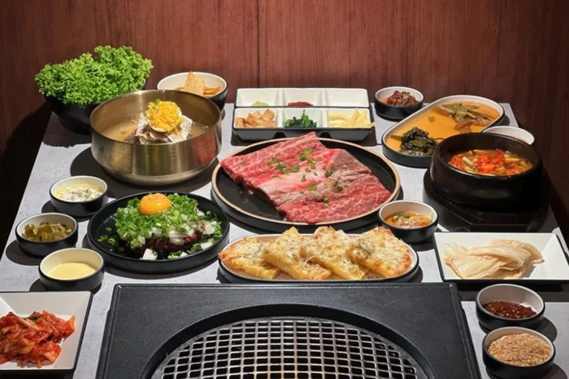 皇牌牛小排采用美国USDA Prime等级牛肋排，每头牛仅能取出六片，套餐从$148起（两至三人份）。（餐馆提供）