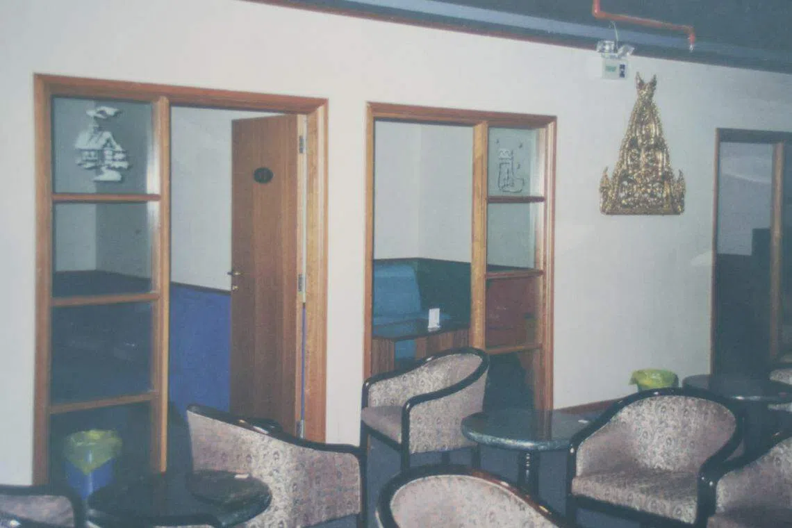 黄金坊里的休闲设施如KTV和夜总会，都是按照泰国人的喜好设计。（受访者提供）