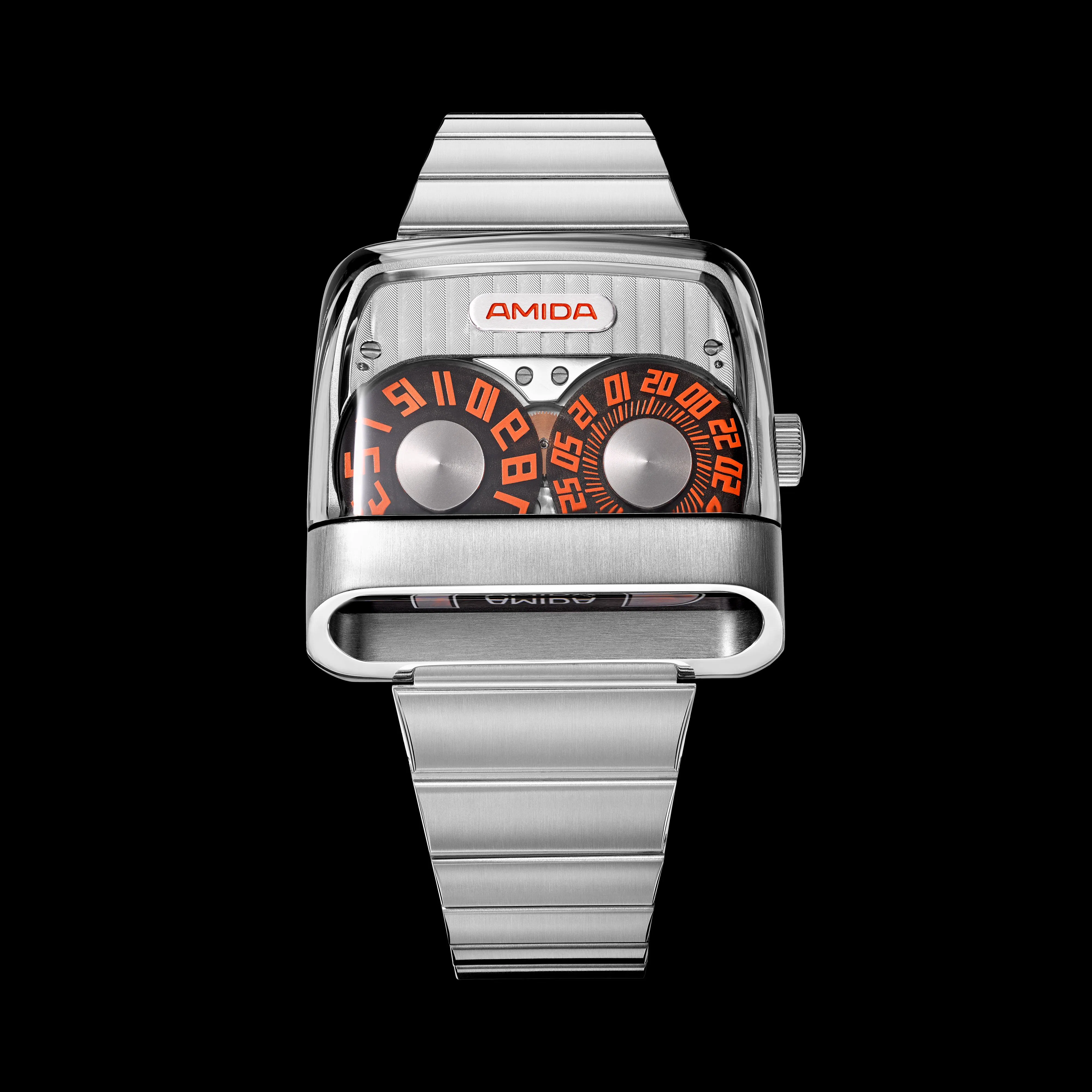 向1976年机械侧读数字表致敬，Amida以当代材料与公差复活经典。（GPHG提供）