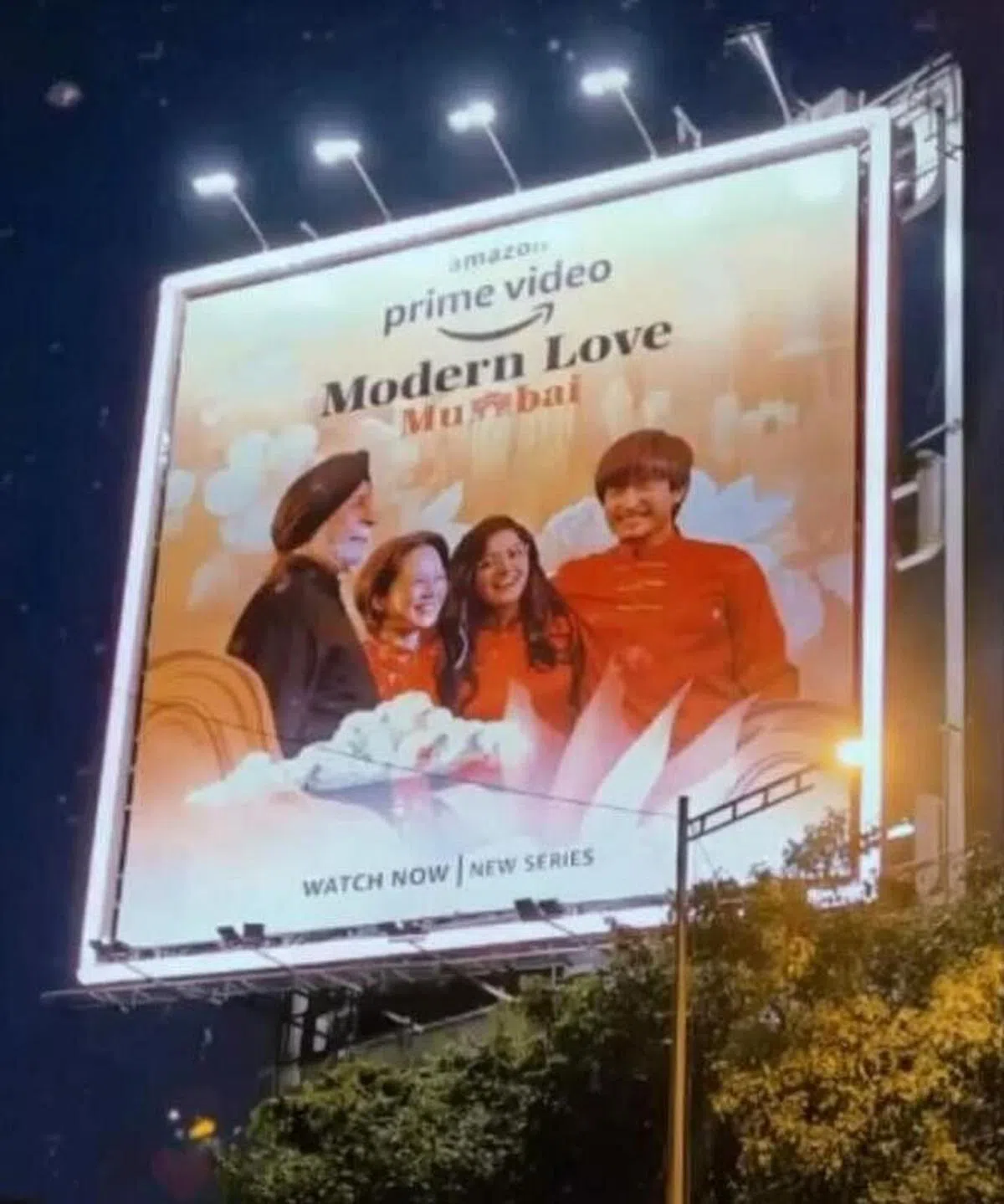 杨雁雁参演的宝莱坞影集张挂在印度大型广告牌上。（受访者提供） 