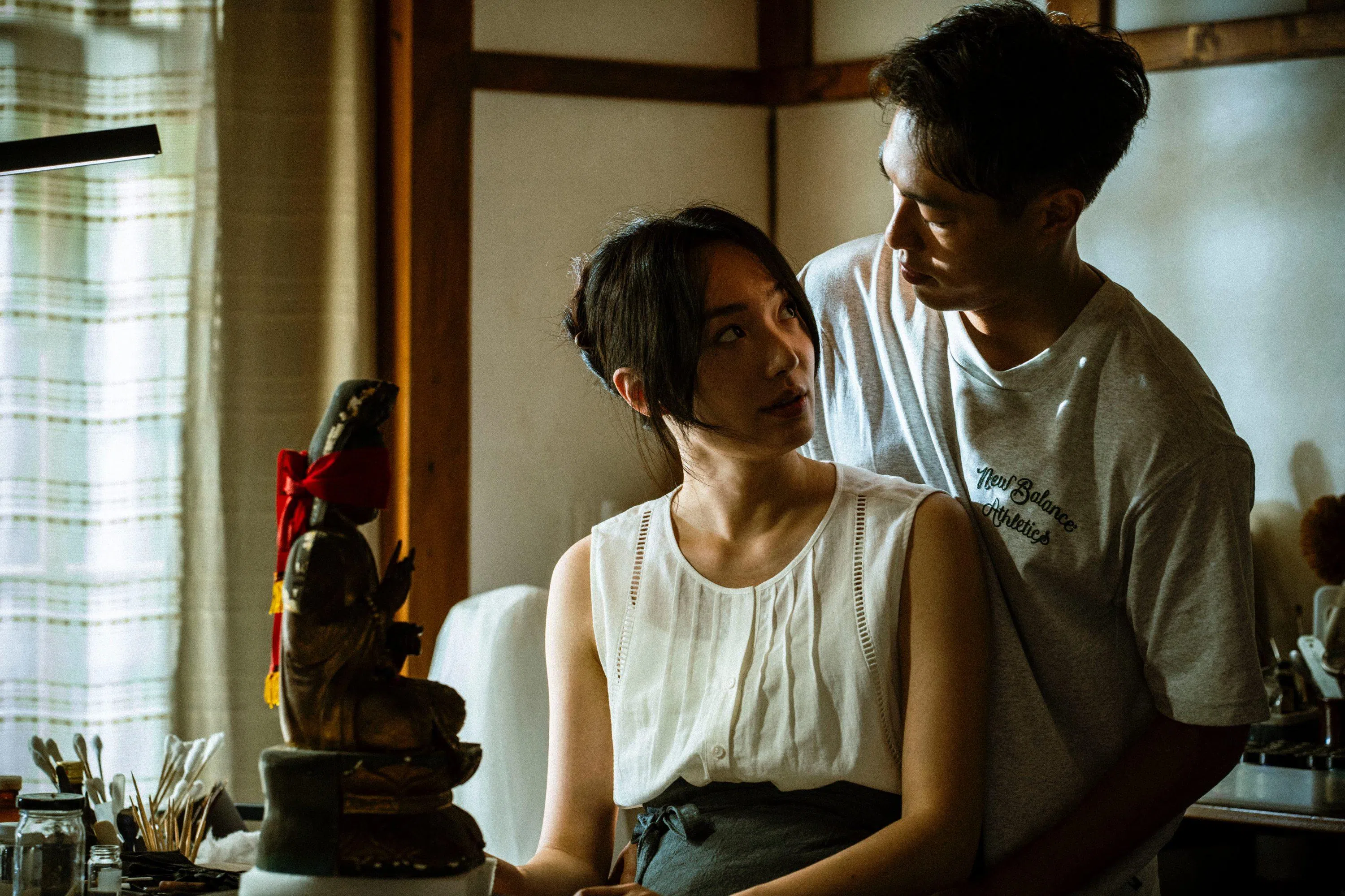 蔡思韵（左）与杨祐宁首次合作，并饰演夫妻。（创艺电影提供）