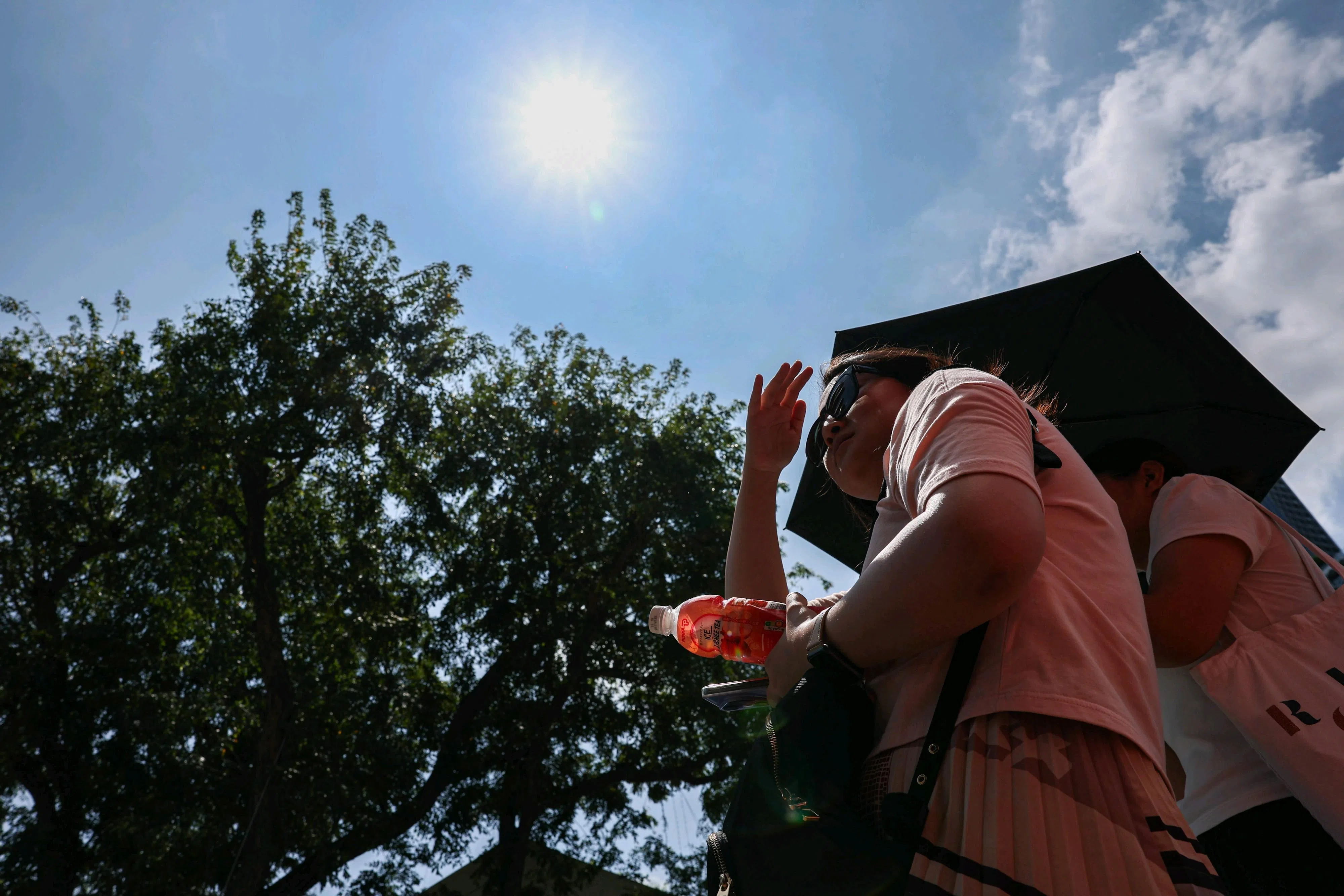 碳排放居高不下势必加重全球20万家医院的压力，预计未来每12家医院中，就有一家会面临极端气候事件导致的全面停运风险。（档案照片）