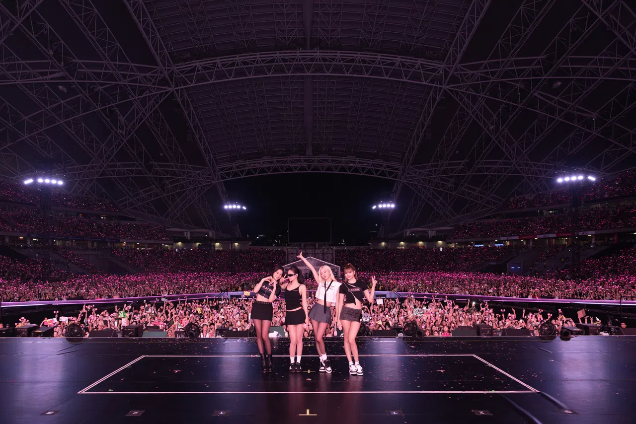 这两年，BLACKPINK的个人独唱曲更新频率远高于团体合唱曲。（Live Nation提供）