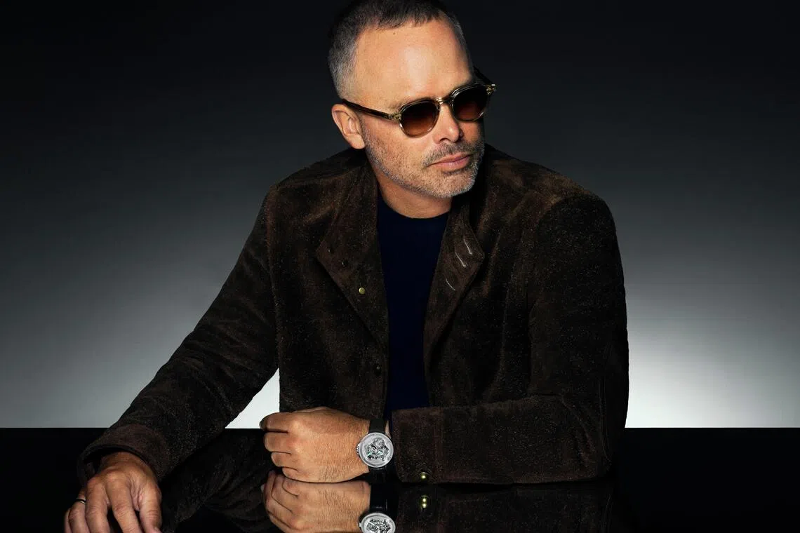 美国当代艺术家丹尼尔·阿尔轩气质冷峻，设计的腕表同样个性十足。（宇舶表提供）