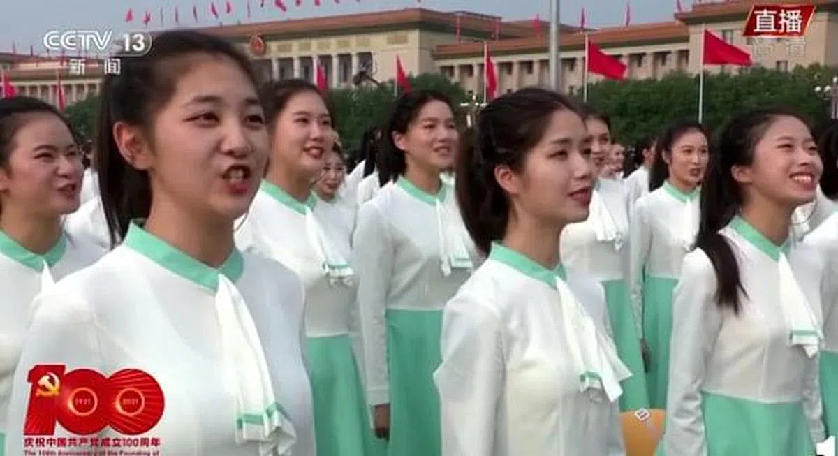 合唱团女声部分。（视频截取）