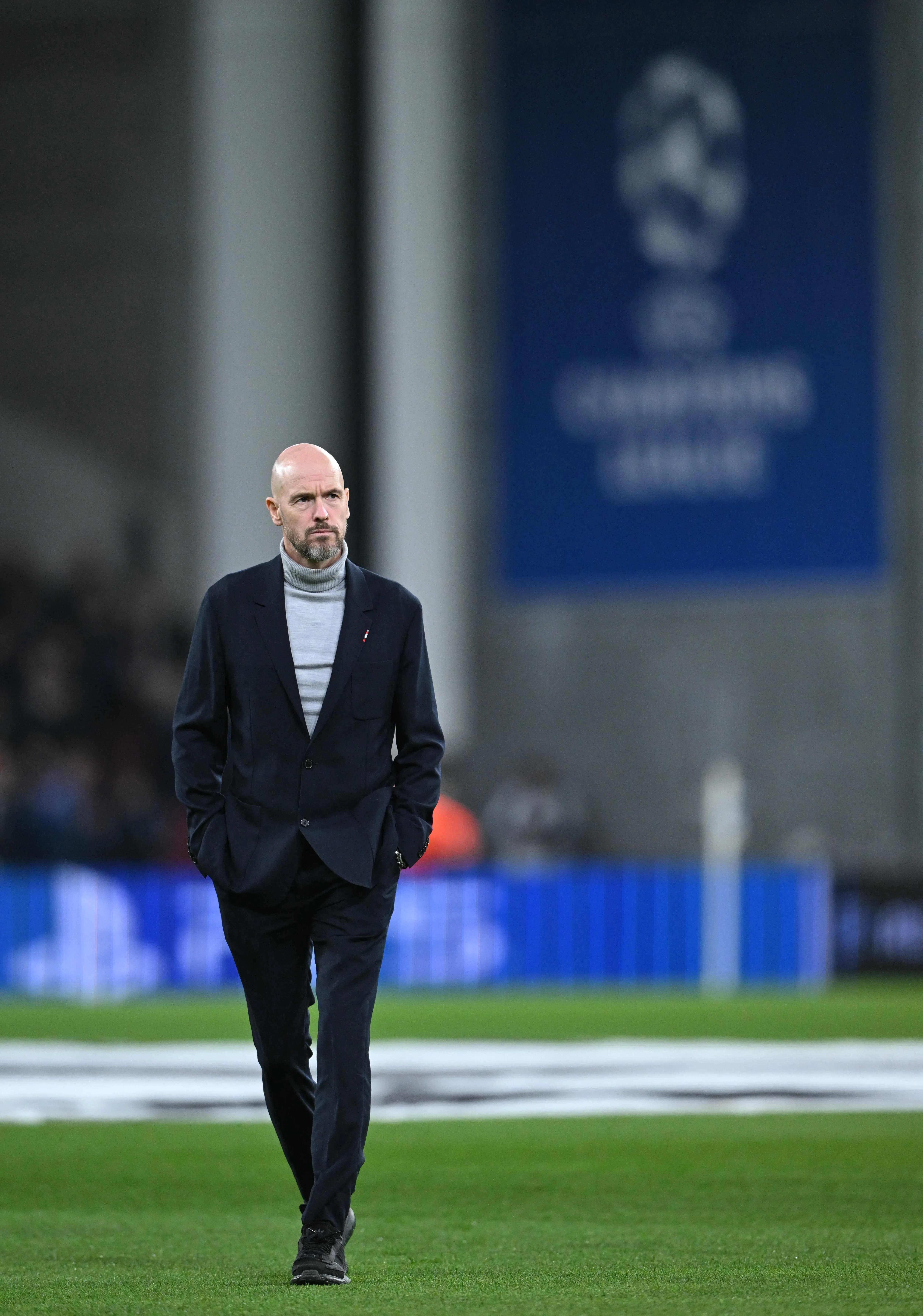 曼联主帅滕哈格认为球队目前面对了很多不利己的判罚，不过他坚信终将时来运转。（法新社）