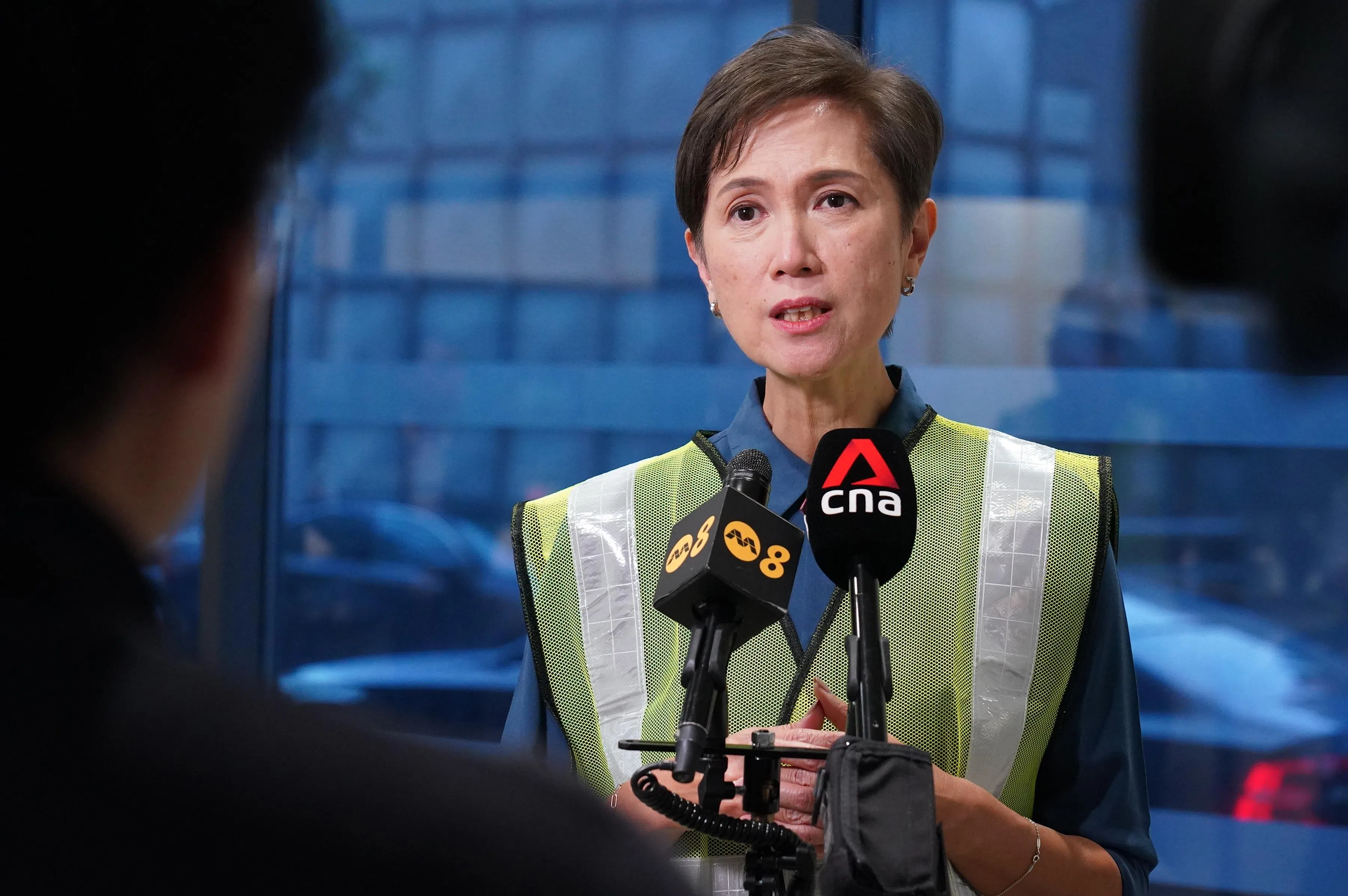 数码发展及新闻部长兼内政部第二部长杨莉明接受媒体采访时指出，我国至今对数码基础建设还没有一套非常完整的指导原则，现在是提升行业标准的时候了。（数码发展及新闻部提供 ）