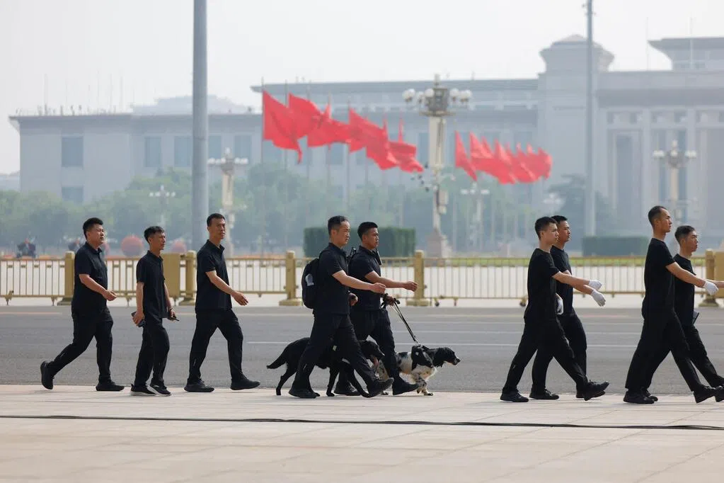 中国国家主席习近平星期四（5月14日）上午将在北京人民大会堂东门外广场举行仪式，欢迎美国总统特朗普访华。