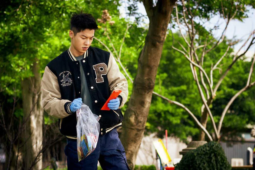 地上红包莫乱捡 许光汉只想捡钱包 | 联合早报