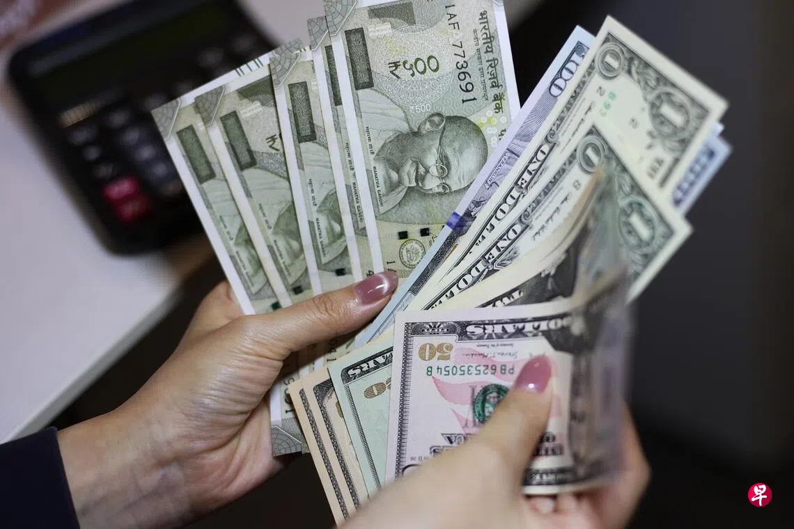 外资持续撤离印度股市卢比兑美元跌至历史新低| 联合早报