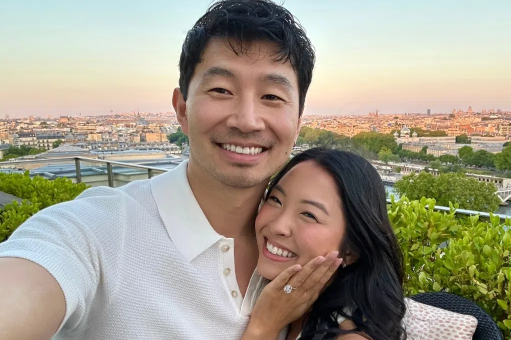 《尚气》刘思慕传巴黎与女友低调完婚