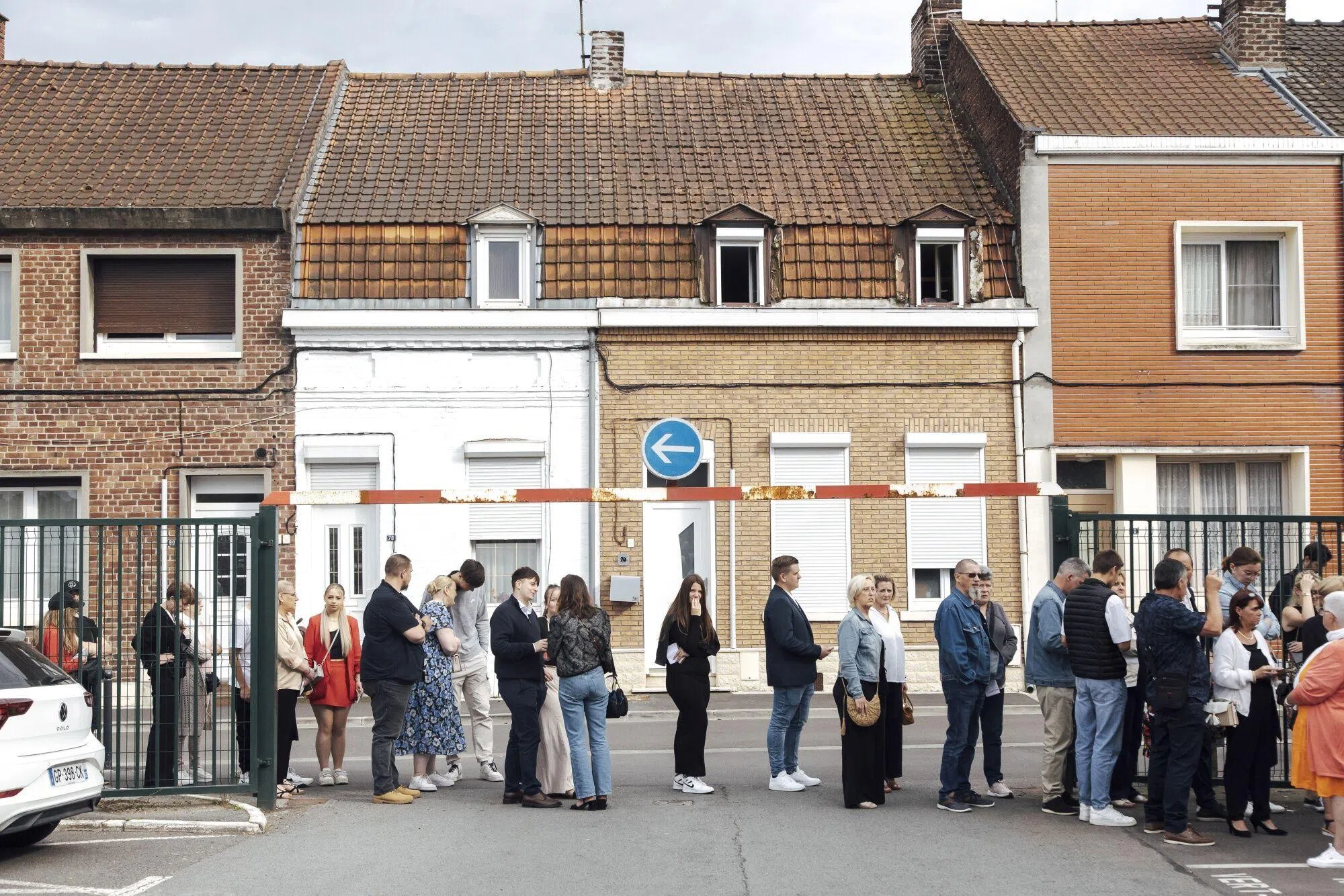 极右翼政党国民联盟在6月30日的第一轮选举中胜出。国民联盟支持者当天在海宁-博蒙特排队，准备参加马琳·勒庞的选举之夜活动。（彭博社）