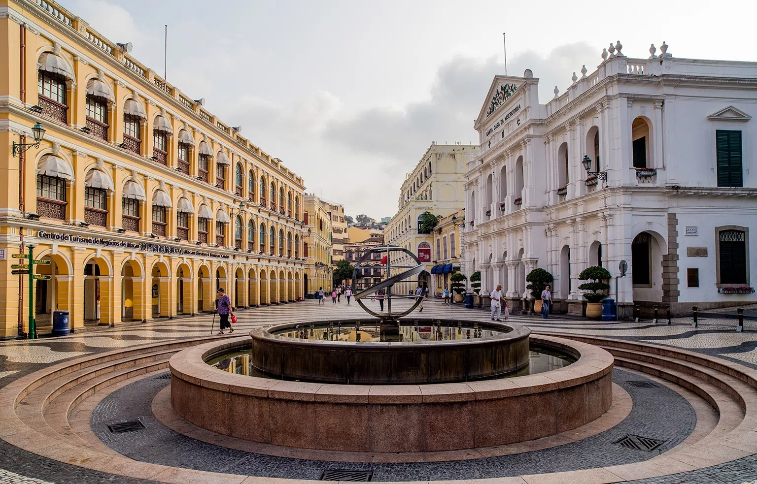 澳门历史城区见证了东西方美学、文化与建筑风格的交融。（图/澳门特别行政区政府旅游局提供）