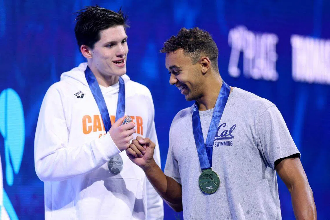 16岁小将海尔曼（左）刚在上个月打破美国传奇泳将菲尔普斯在2001年创造的男子200米蝶泳美国分龄纪录。（法新社）