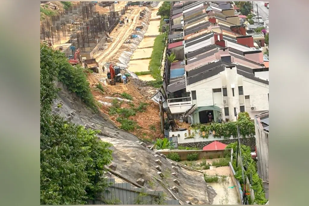 强降雨引发土崩 柔佛槟城各一人丧命