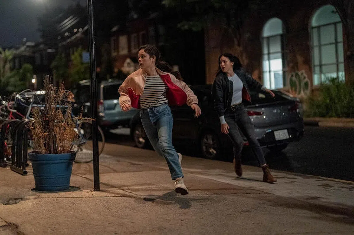 《惊声尖叫6》把背景从小镇搬到大都会，格局更大。