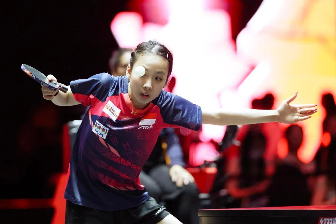 舒麟茜一日双赛，她在女单止步32强。（郑一鸣摄）