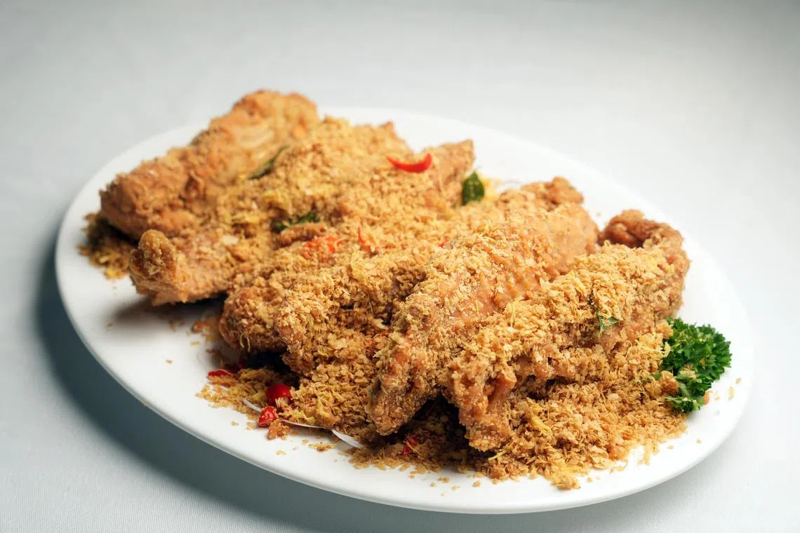 麦片虾婆有麦片的香脆。（谢智扬摄）