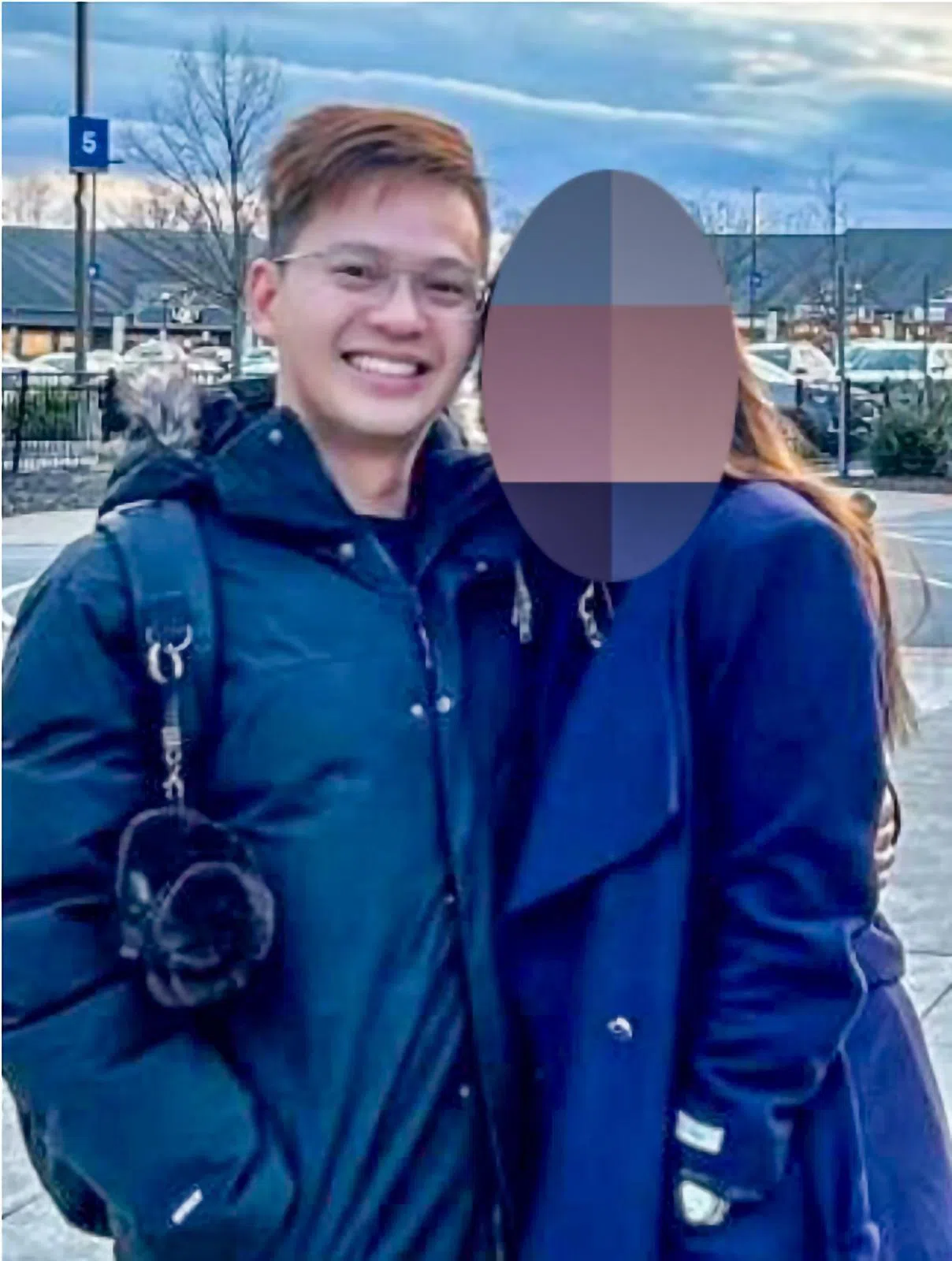 被告吕先豪（左）和另一名被告陈廷辉飙车，与一辆电单车发生碰撞，导致31岁的男骑士死亡。（取自脸书）