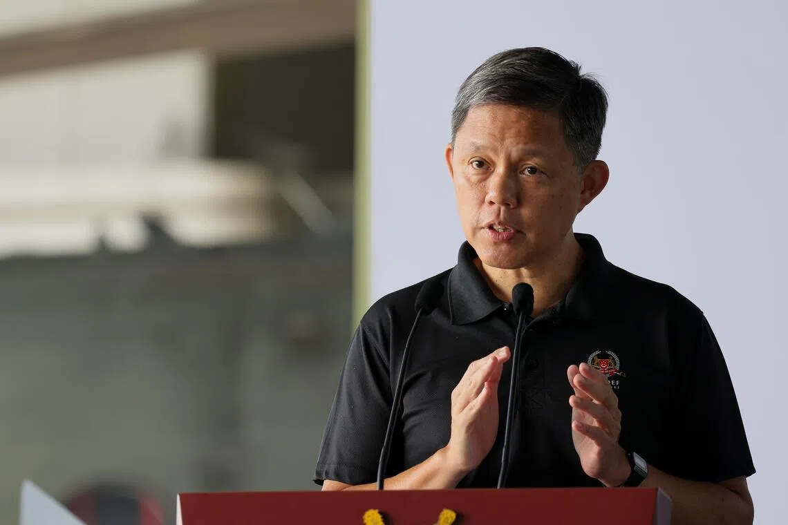 公共服务统筹部长兼国防部长陈振声星期五在三巴旺空军基地为太阳能发电场主持开幕。（张俊杰摄）