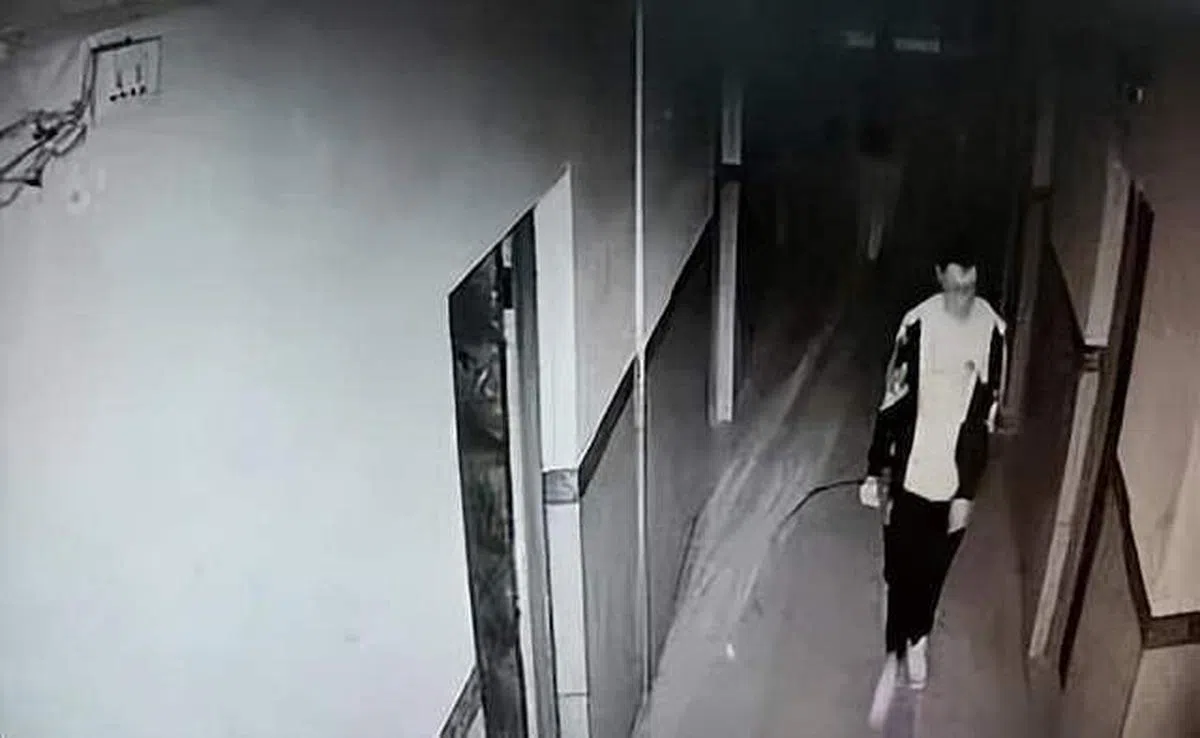 监控录像显示，胡鑫宇在下午约5时50分后前往睢园，离开视频监控范围后，他的轨迹再没有出现。（互联网）